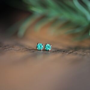 #2- Right On Pic . BVLA 2.5 Emerald Prong